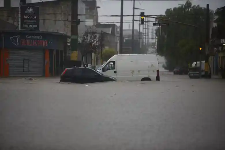 fuerte-tormenta-en-mar-del-plata-en-abril-EIZDYGSCYVAQNKA3TSRN7HLUCM