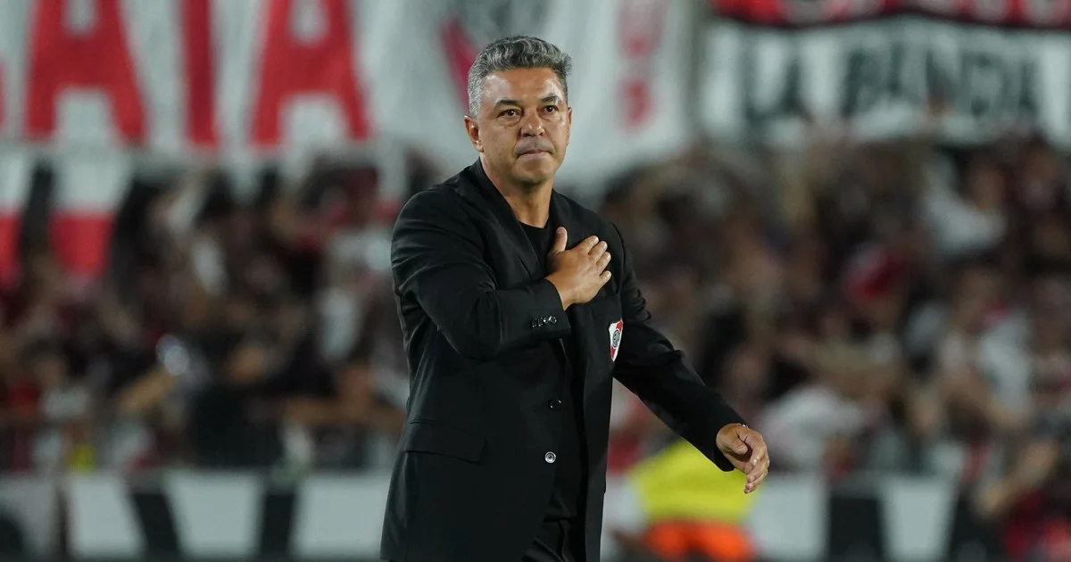 143557-la-despedida-de-gallardo-en-river-fue-con-lagrimas-una-ultima-caricia-a-los-pibes-del69a1b156eaa2c