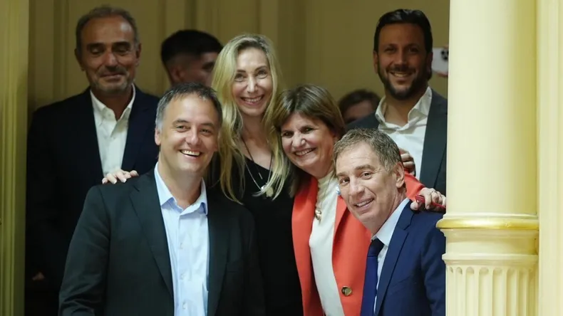 adorni-karina-bullrich-santilli-votacion-reforma-laboral-senado