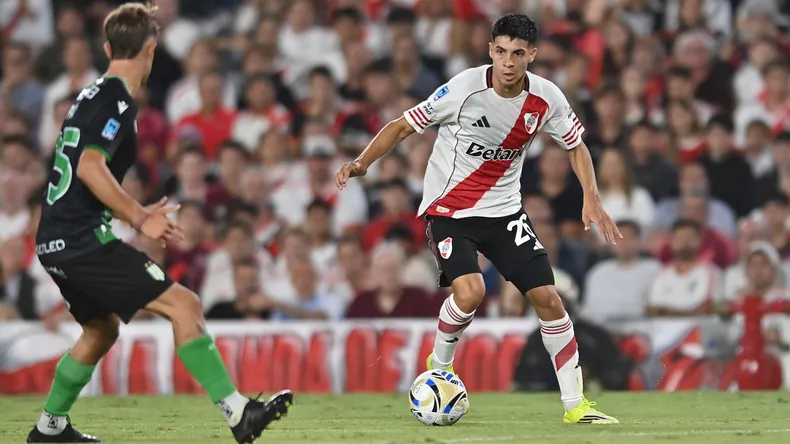 tomas-galvan-river-banfield