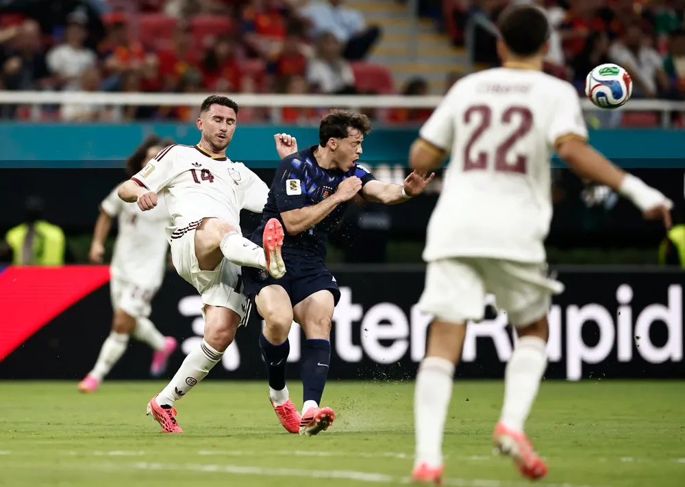 AFP__20260627__B8H34JM__v1__HighRes__FblWc2026Match66UruEsp.jpg-6a3f333782785